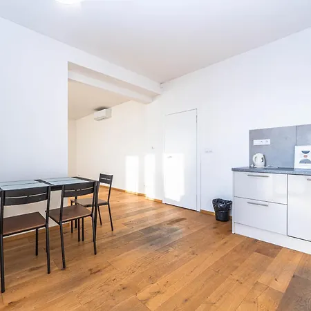 Budejovicka - Stylish House & In Prague