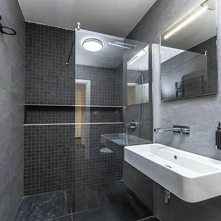 Budejovicka - Stylish House & In Guest house Prague